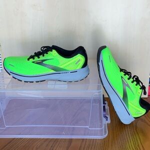 Brooks Men’s Vibrant Green Sneakers